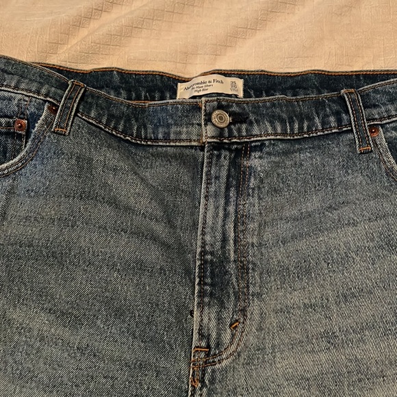 Abercrombie & Fitch Mom Short - Picture 2 of 5